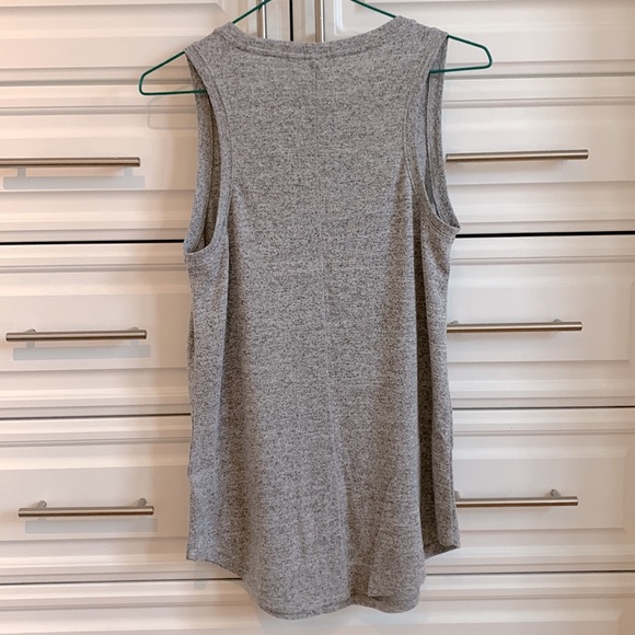 GAP Softspun grey crew neck tank Sz XS - Picture 2 of 2